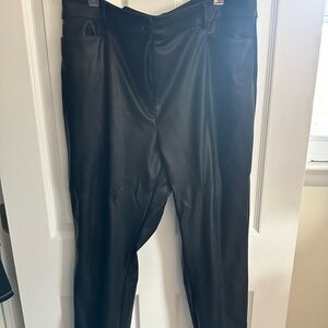 LOFT Classic Black Pants with Tailored Fit and Stretch Fabric